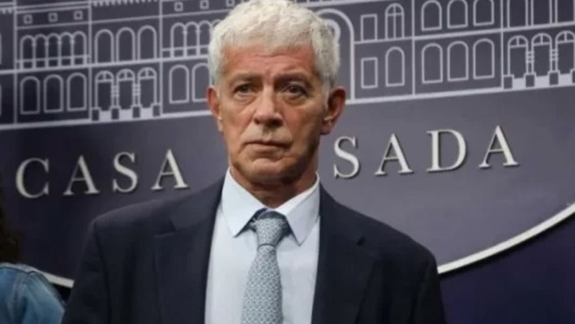 Cúneo Libarona: "un chico con bigote, se acabó la joda del género"