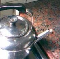 Jujeño denunció que su novia lo quemó con agua hirviendo: todo comenzó con una discusión