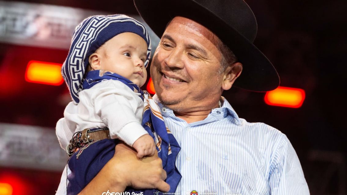 Bronca en Cosquín: Christian Herrera la rompió, pero lo bajaron del escenario