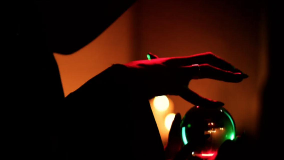 Jujeña buscó una vidente por una enfermedad: terminó extorsionada y estafada