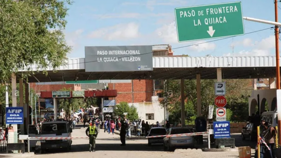 Unas 1.500 personas cruzan a diario el paso internacional La Quiaca - Villazón