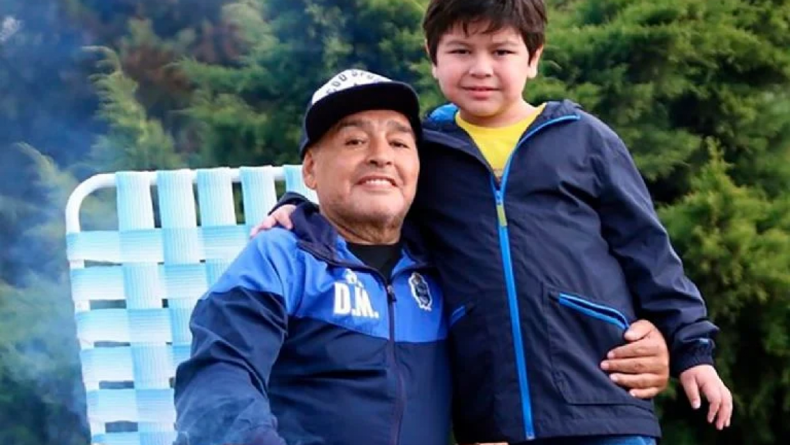 "A veces no quiere llamarse Diego", qué la pasa al hijito de Maradona: