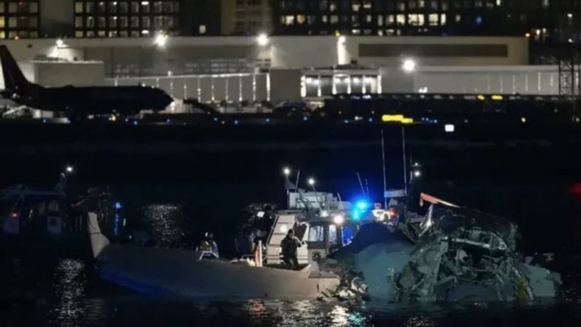 Un argentino y su hijo entre las víctimas del trágico accidente aéreo en Washington