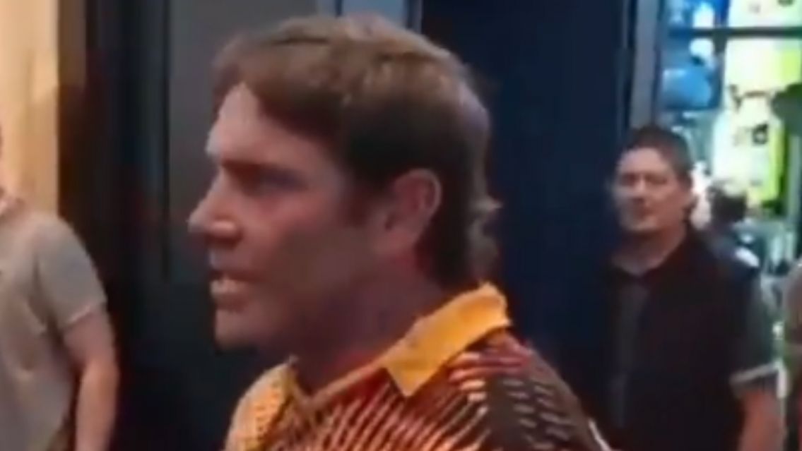 Hay video: Matías Alé ayudó a detener a dos "mecheras" en pleno centro