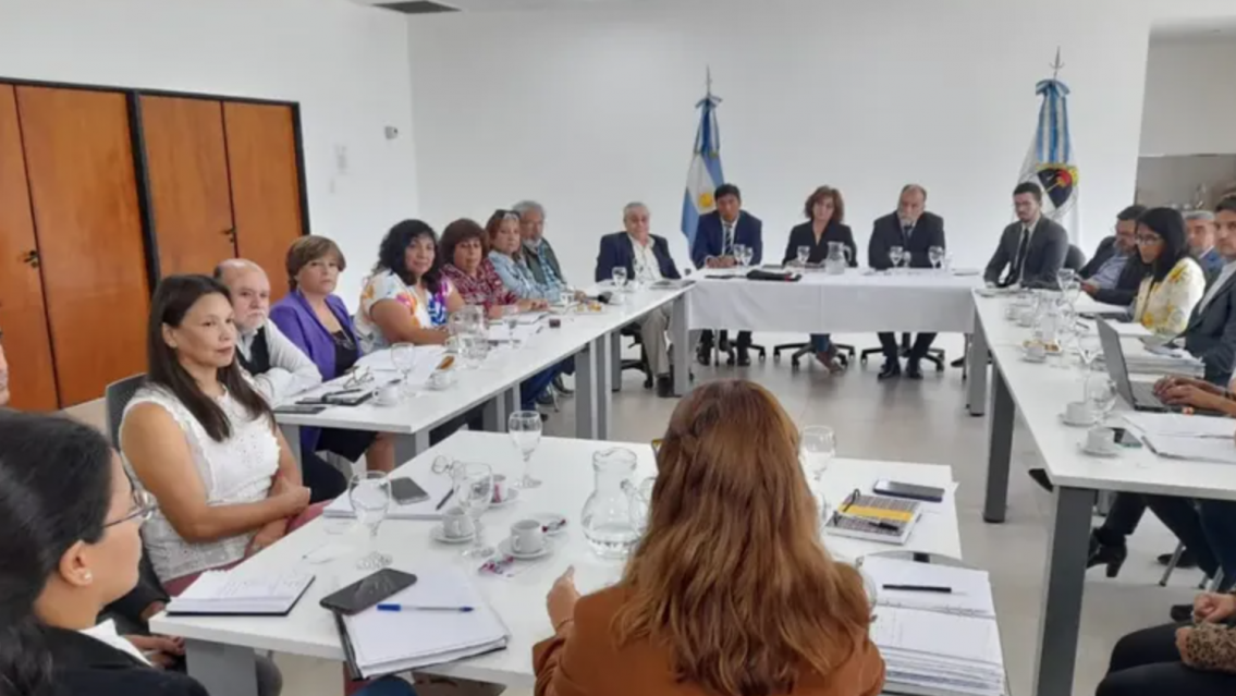 Paritarias 2025: el Gobierno de Jujuy convocó a los gremios docentes