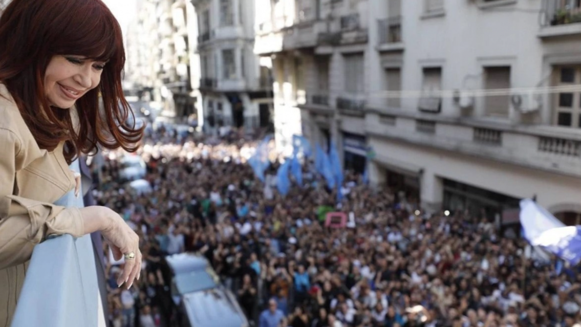 El duro mensaje de CFK a Milei por sus dichos por la marcha LGBT+