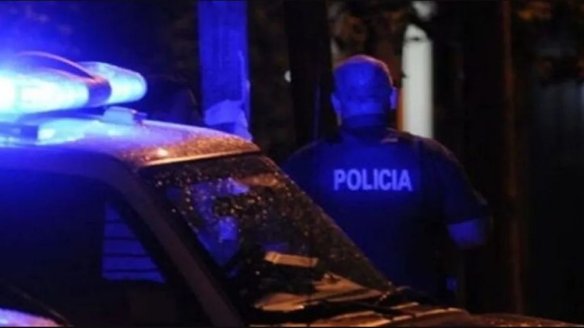 Norteño debía guita a 'transas' y le clavaron un palo de escoba: brutal ataque