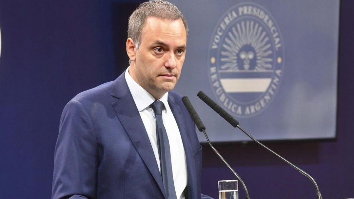 El Gobierno anunció la prohibición de tratamiento de cambio de género