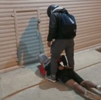 Jujeño furioso porque se acabó la birra en el kiosco del barrio: quiso apuñalar a todos