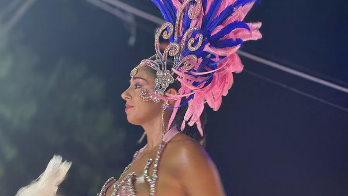 Intendenta norte�a es furor por su baile en la comparsa: se sac� todo