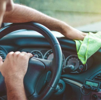 Comió "galletitas" en el Uber, dejó migas y el chofer la molió a golpes