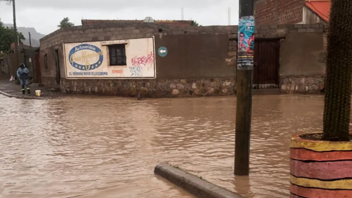 Tilcara bajo el agua: fuerte temporal causó anegamientos y preocupación