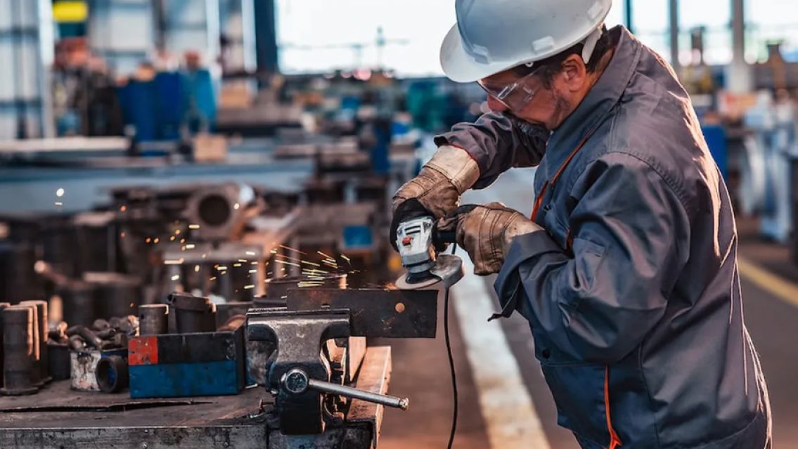 La industria y la construcción en crisis: fuertes caídas en 2024