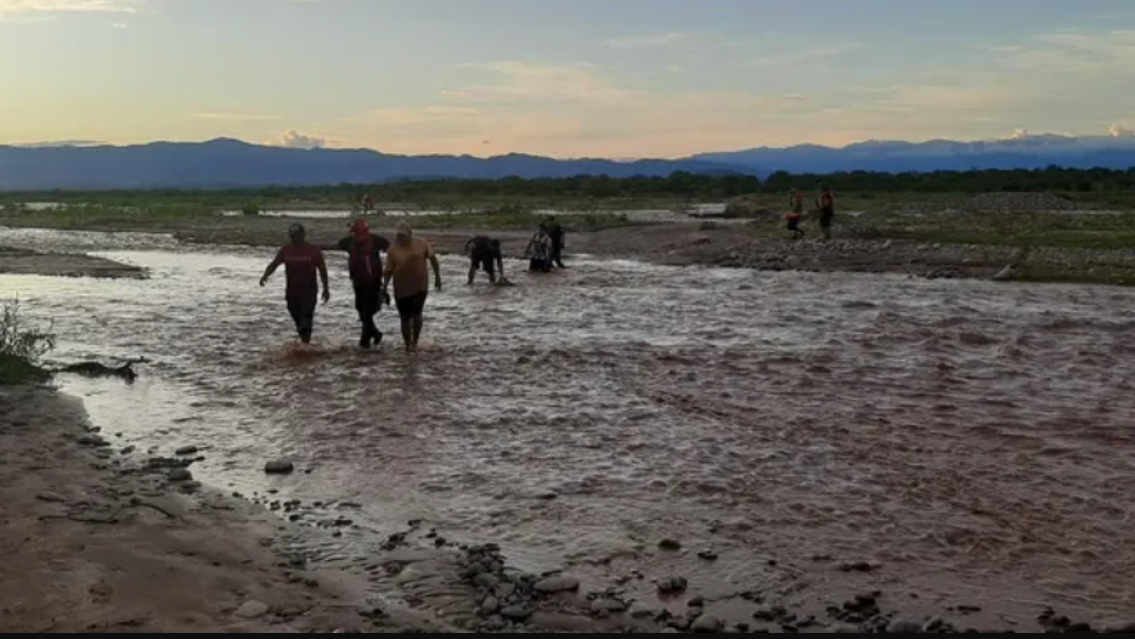 M�s pescadores atrapados en Jujuy: el operativo que hicieron para salvarlos