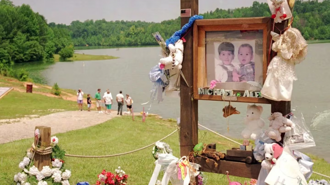 Él no quería ser padre y ella para conquistarlo, asesinó a sus dos hijos