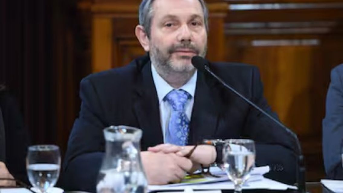 Javier Milei echo al titular de ANSES tras desmentir cambios en jubilaciones