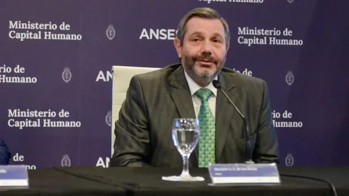 "Un zorro", titular de ANSES dej� su cargo y esto dicen de quien lo reemplaza: