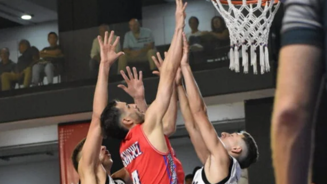 Jujuy Básquet arrasó con Estudiantes y se quedó con un triunfo contundente