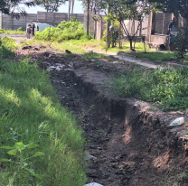 Empezó como un pocito y ahora es tremenda zanja, "supuestamente es una calle"