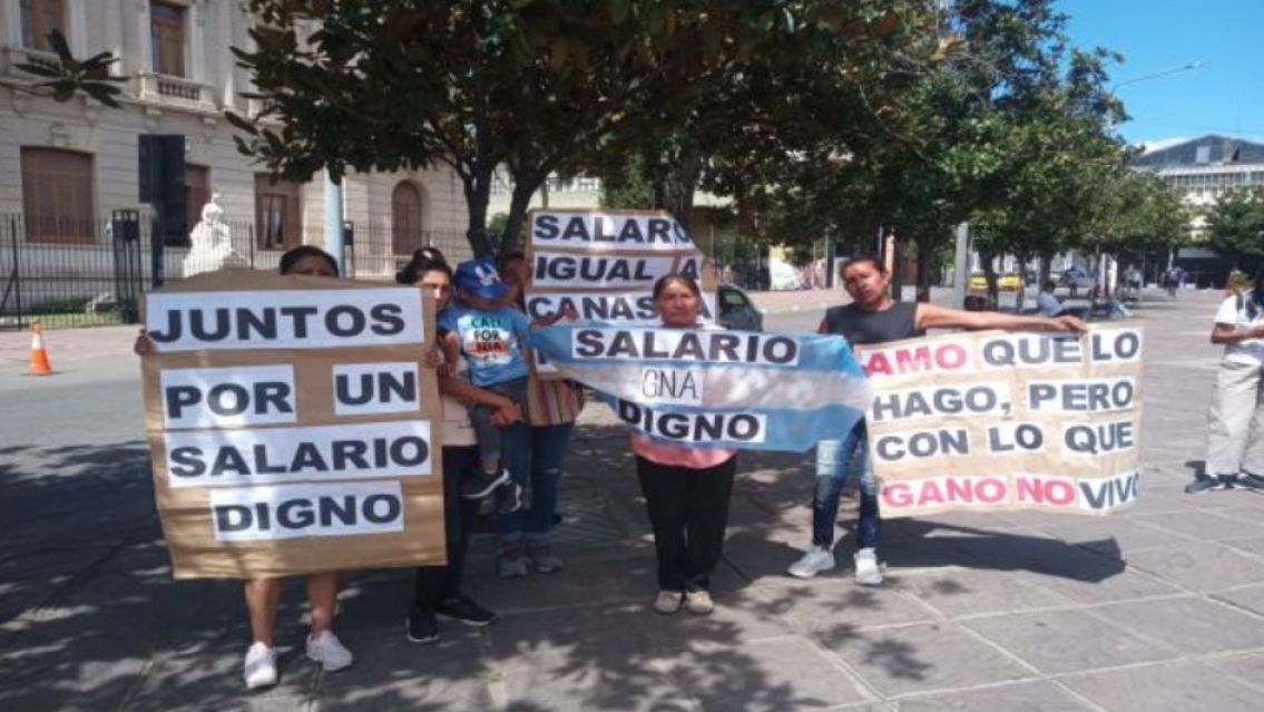 Familiares de gendarmes en Jujuy exigen un aumento salarial digno