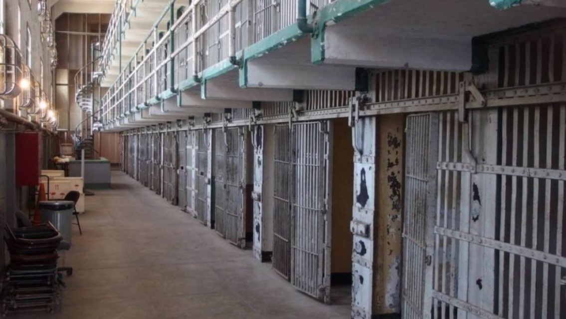 Preso se autolesionó y en redes piden que pague los gastos de su asistencia médica