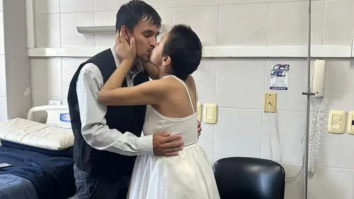 Norteña es paciente oncológica y decidió casarse en el hospital