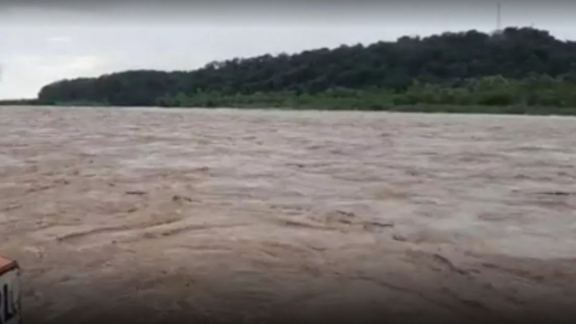 Desborde del río Bermejo: gran operativo aéreo para asistir a comunidades afectadas