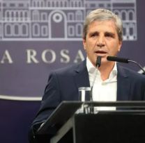 Luis Caputo anunci&oacute; que en enero hubo super&aacute;vit primario y financiero