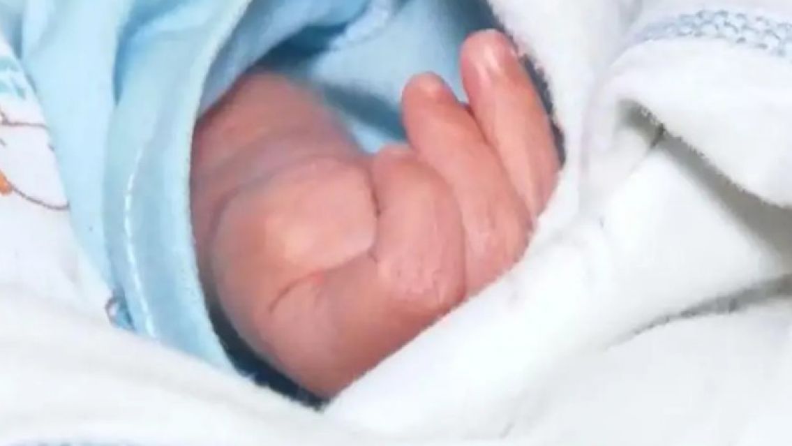 Así encontraron a dos bebés en una iglesia: la misteriosa historia