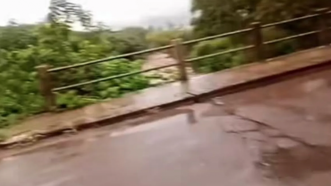 Temporal en Jujuy: desmoronamientos obligan a cortar un puente en Huaico