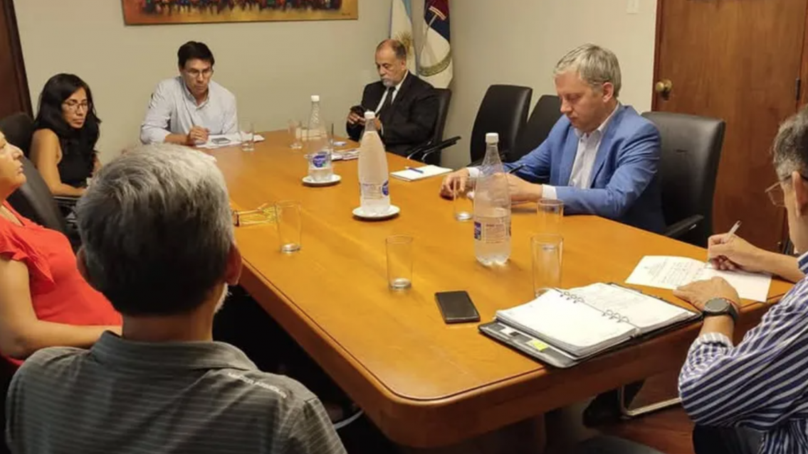 El Gobierno Provincial ofreció una mejora salarial del 10% en las paritarias