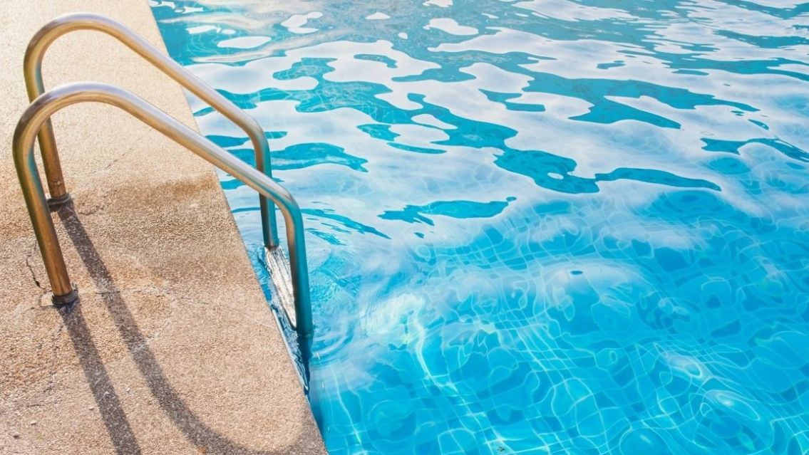 Terrible tragedia: bebé de año y medio murió ahogado tras caer en una pileta