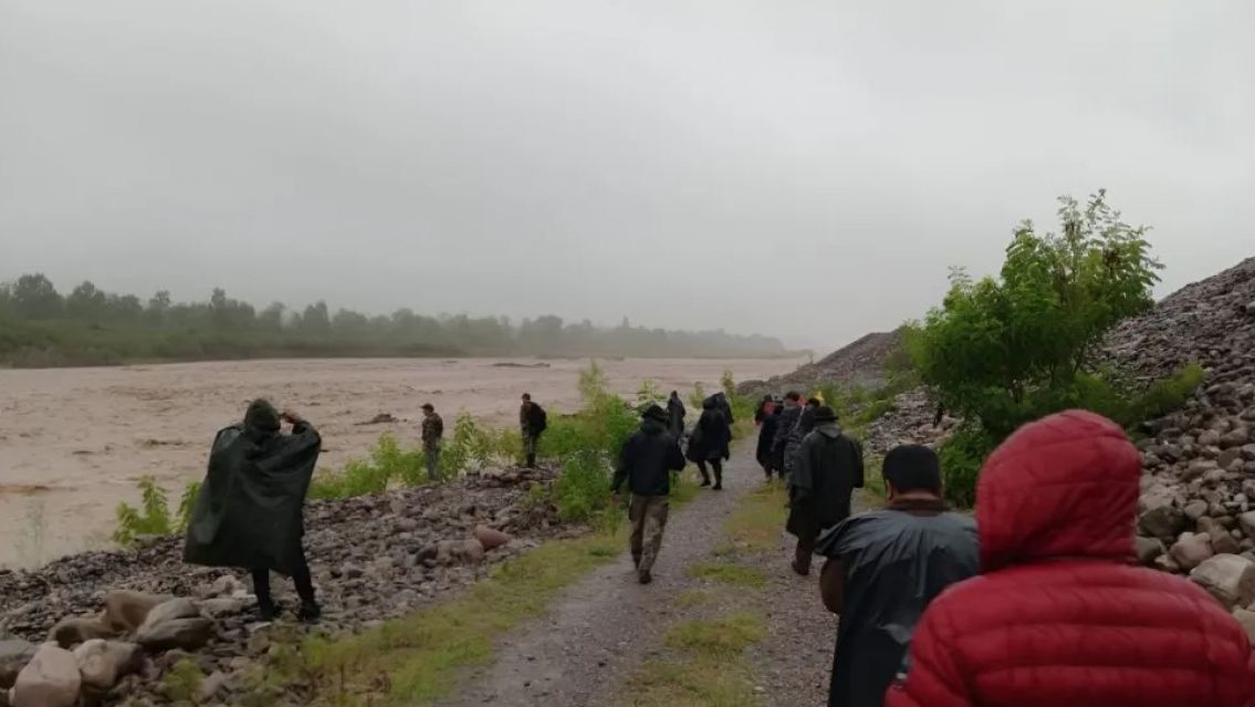 Encuentran el cuerpo de la nena arrastrada por el r�o Grande en Jujuy