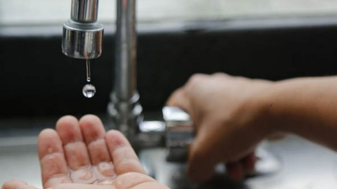 Agua Potable advierte que hay problemas de turbidez y cortes en algunas zonas