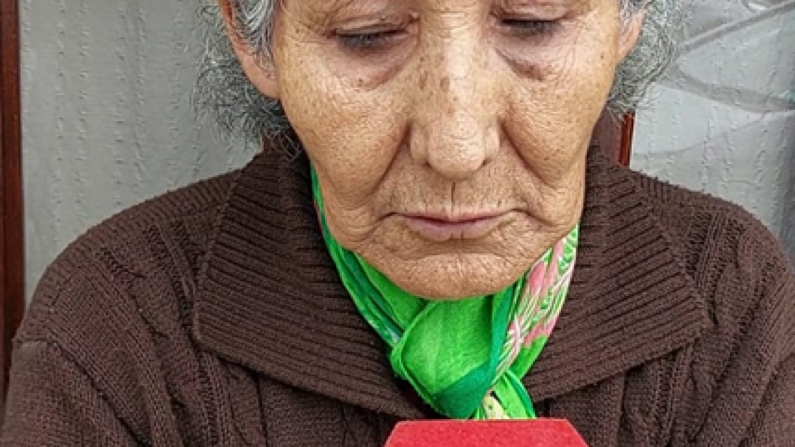Abuelita va a las 5 de la mañana al centro de salud y aún así no consigue turno