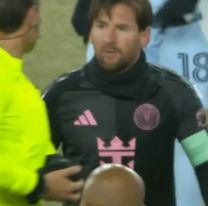Sancionaron a un &aacute;rbitro por pedirle un autografo a Messi