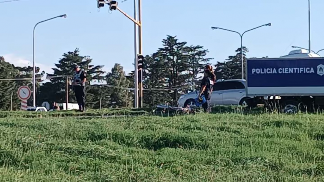 Muri� un hombre y su hijo qued� gravemente herido tras un terrible choque