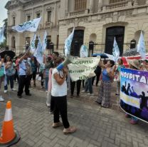 Empleados de Salud de Jujuy marcharon pidiendo por sus sueldos: "No llegamos a fin de mes"