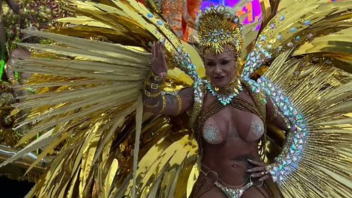 Luto total por la mujer que salió en el corso y murió, le dio un infarto