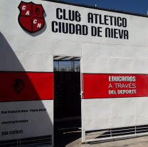 Dos delincuentes entraron al Club Ciudad Nieva y robaron de todo