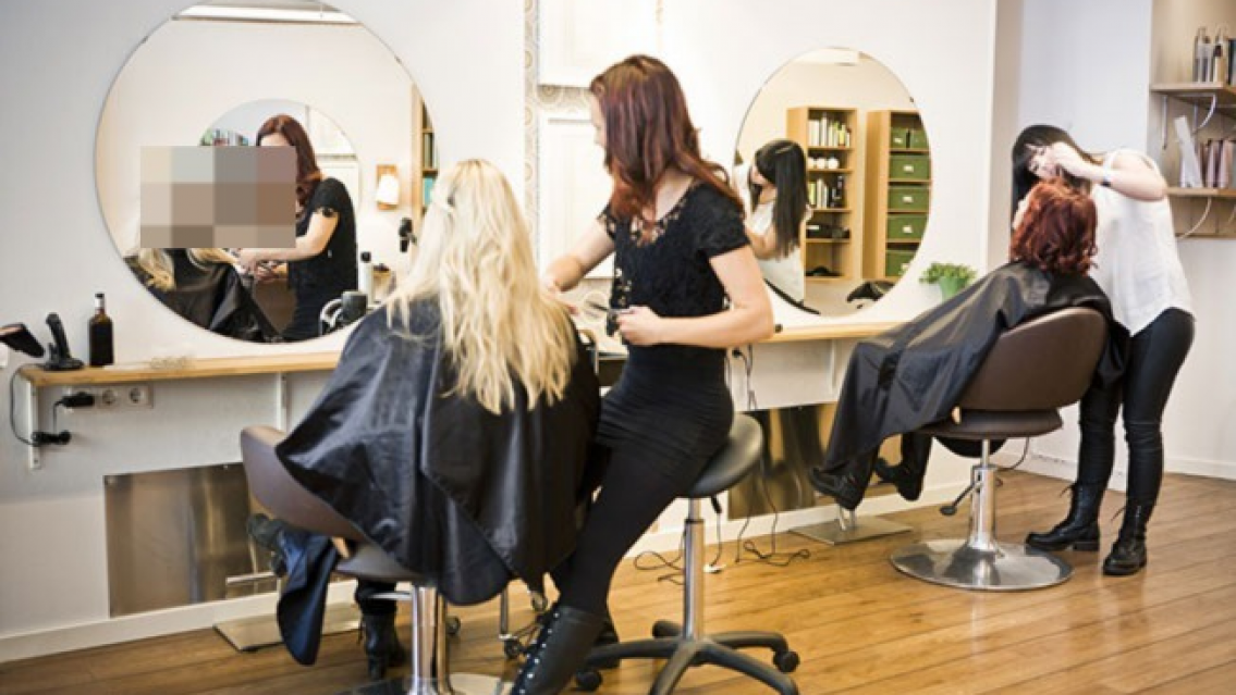 Delincuente se hacía pasar por "jueza", se cambiaba el look y evadía a la Justicia