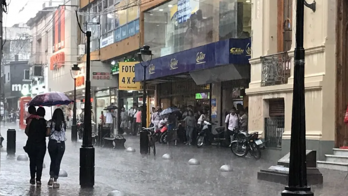 Carnaval pasado por agua: hay alerta amarilla por fuertes tormentas en Jujuy