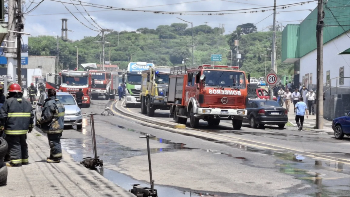 Preocupaci�n: hay varios heridos por el incendio en el supermercado de Jujuy
