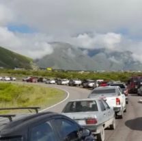 Interminables filas en la ruta 9 para llegar al carnaval en el norte