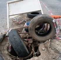 Palpalá: Jujeños tapan los baches como pueden, el intendente brilla por su ausencia