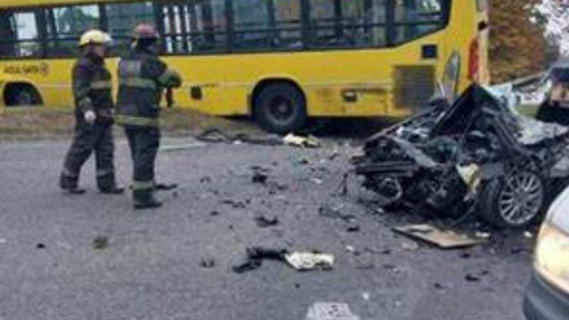 [URGENTE] Grave accidente entre auto y colectivo en Ruta 9/34: hay heridos