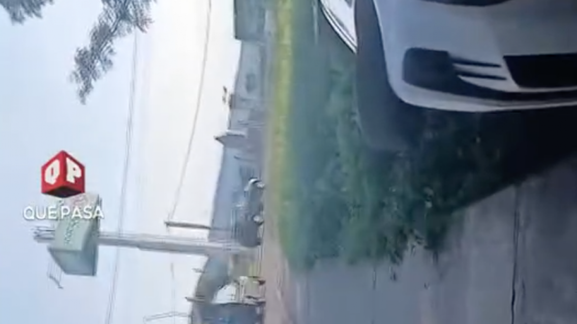 Tremendo vuelco en la colectora de Ruta 9 a la altura de un supermercado