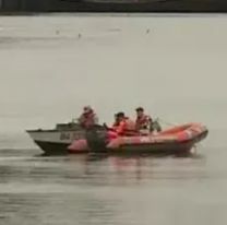 Horroroso hallazgo a plena luz del día: vecinos quedaron en shock al ver algo flotando