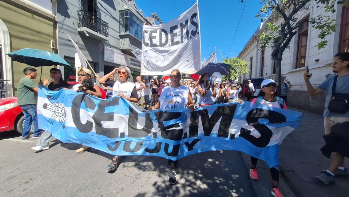 Paro y movilizaci�n del CEDEMS en Jujuy: reclamos por mejores condiciones laborales