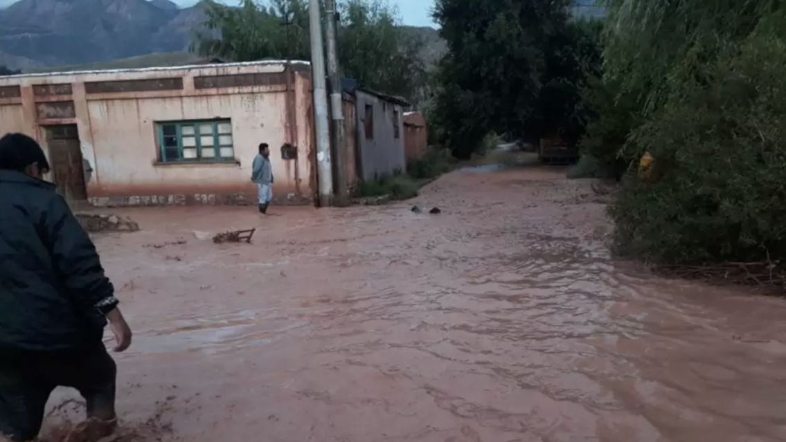 Temporal en Huacalera: al menos 10 familias fueron evacuadas por las inundaciones